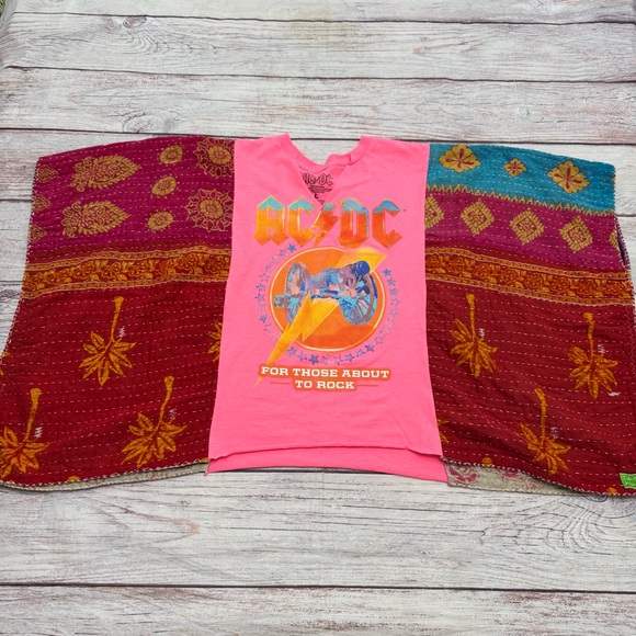 Tabi Myers Handmade AC/DC One of a Kind Poncho Top Pink Multicolor One Size - Picture 2 of 7